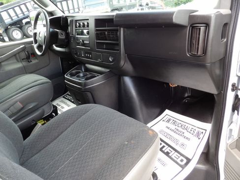 Used 2020 Chevrolet Express 2500 w/ Driver Convenience Package image 34