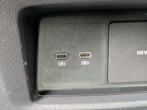 Used 2024 Volkswagen Atlas SEL AWD/4WD image 17