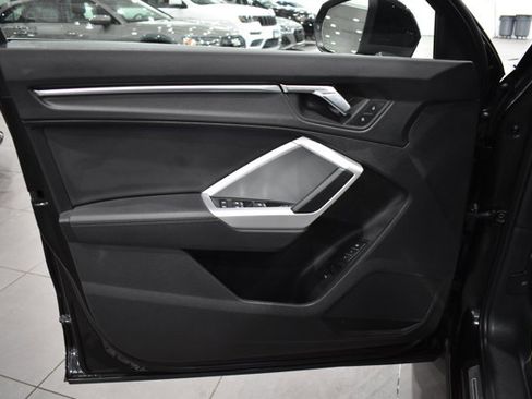 Used 2022 Audi Q3 2.0T Premium Plus w/ Premium Plus Package image 31