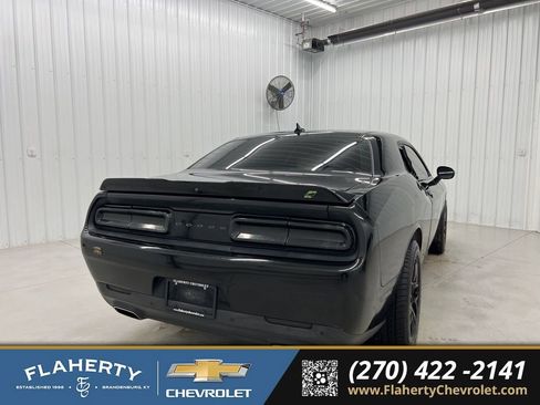 Used 2018 Dodge Challenger GT w/ Technology Group image 3