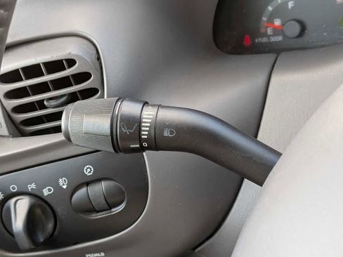 Used 2002 Ford F150 SuperCrew 139 4WD image 29