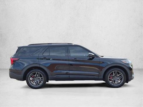 Used 2025 Ford Explorer ST w/ Sun And Sound Package AWD/4WD image 4