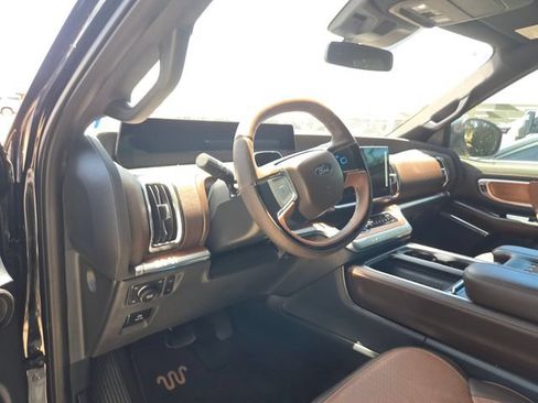 Used 2025 Ford Expedition King Ranch AWD/4WD image 5
