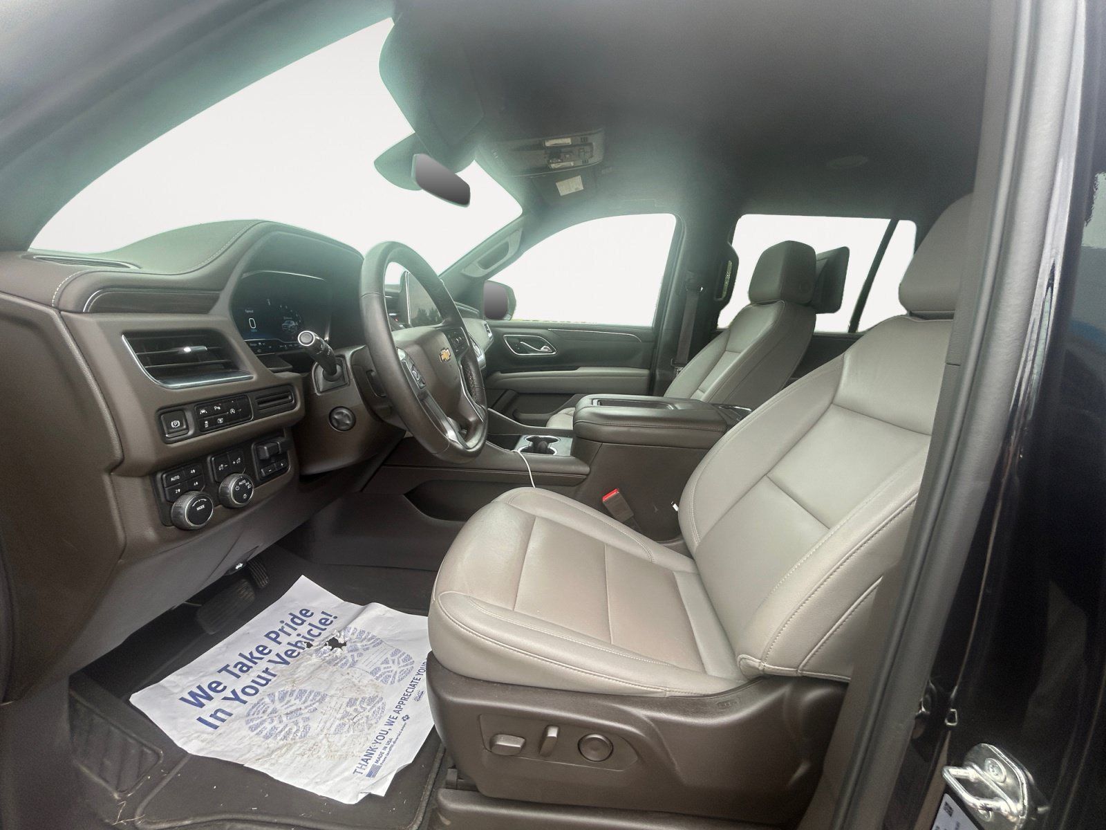 Used 2023 Chevrolet Tahoe LT w/ Luxury Package AWD/4WD image 9