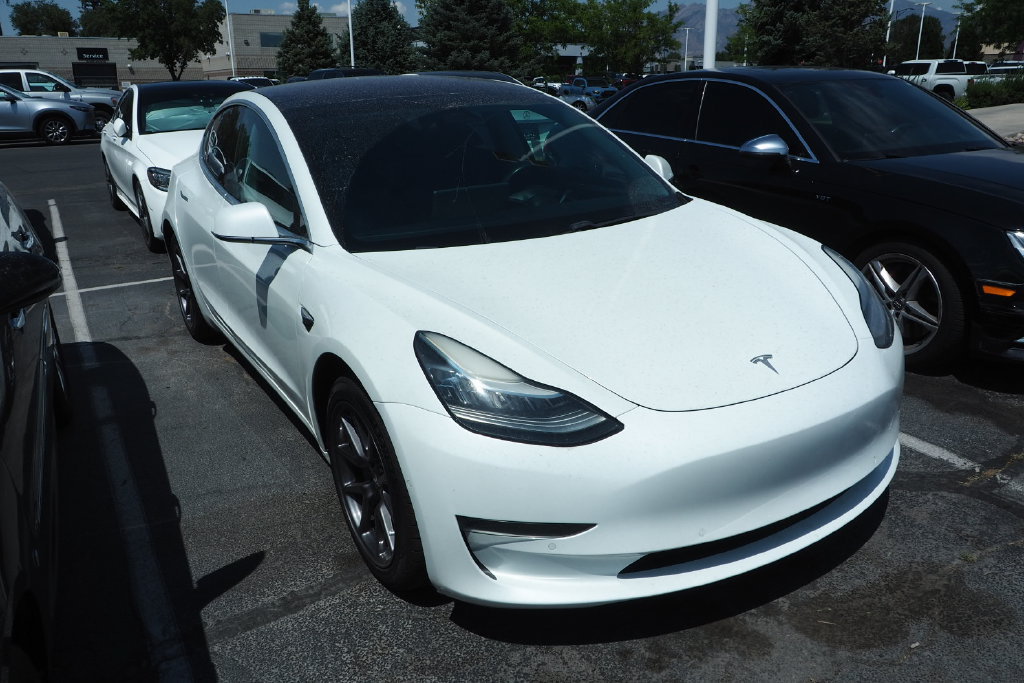 Used 2018 Tesla Model 3 Mid Range RWD image 2