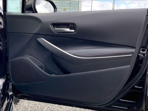 Used 2025 Toyota Corolla SE w/ SE Premium Package image 22