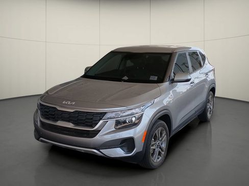 Used 2022 Kia Seltos LX AWD/4WD image 3