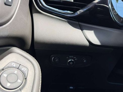Used 2023 Buick Encore GX Preferred w/ Cold Weather Comfort Package AWD/4WD image 38