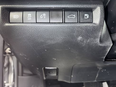 Used 2025 Toyota Camry LE image 27