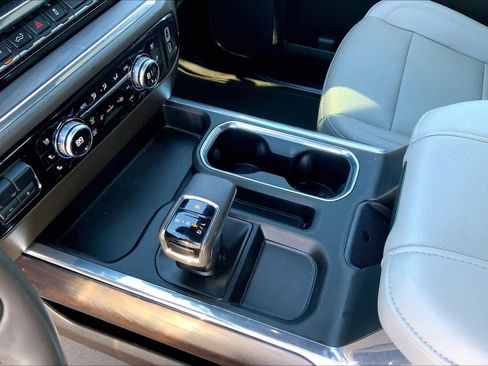 Used 2024 GMC Sierra 1500 SLT w/ SLT Premium Plus Package image 17