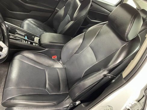 Used 2024 Honda Accord Touring image 11