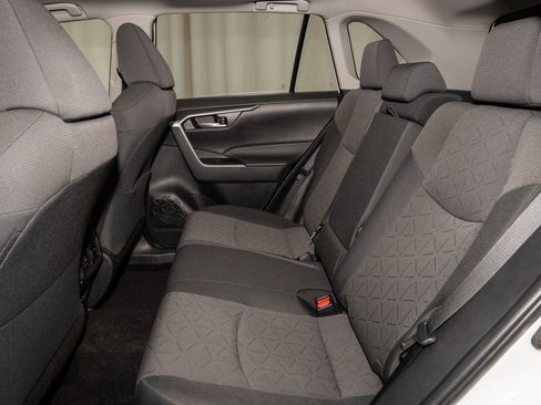 Used 2024 Toyota RAV4 XLE image 9