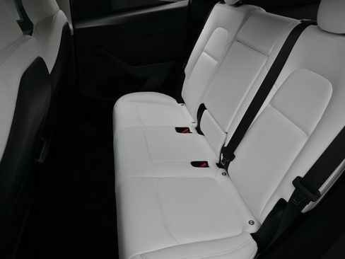 Used 2023 Tesla Model Y Performance AWD/4WD image 27