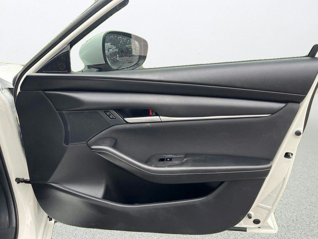 Used 2024 MAZDA MAZDA3 s FWD image 11