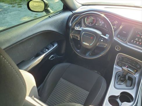 Used 2022 Dodge Challenger R/T RWD image 11