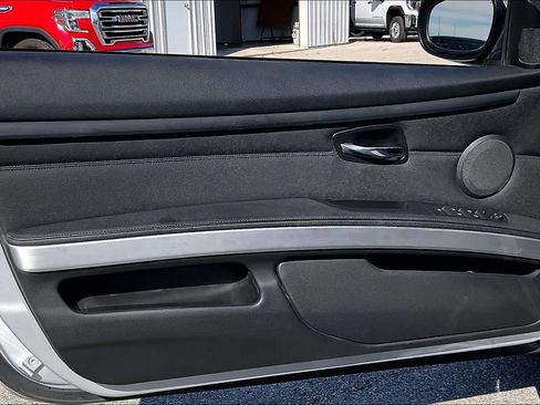 Used 2012 BMW 328i Convertible image 17