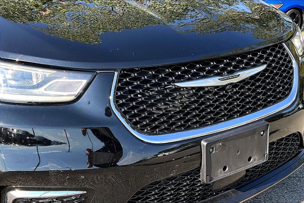 Used 2025 Chrysler Pacifica Select FWD image 39
