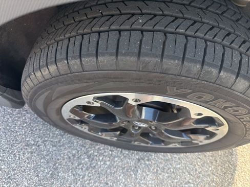 Used 2021 Subaru Crosstrek 2.0i Premium w/ Moonroof Package image 9