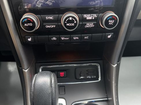 Used 2020 Subaru Ascent Limited w/ Technology Package image 24