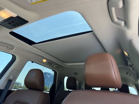 Used 2023 Nissan Pathfinder Platinum AWD/4WD image 11