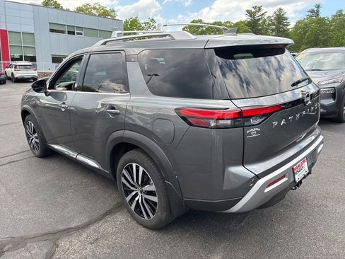 Used 2023 Nissan Pathfinder Platinum AWD/4WD image 5