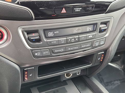 Certified 2022 Honda Pilot Special Edition image 15