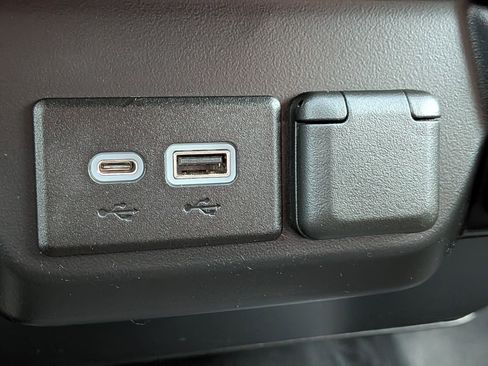 Used 2021 Chevrolet Silverado 1500 Custom image 24