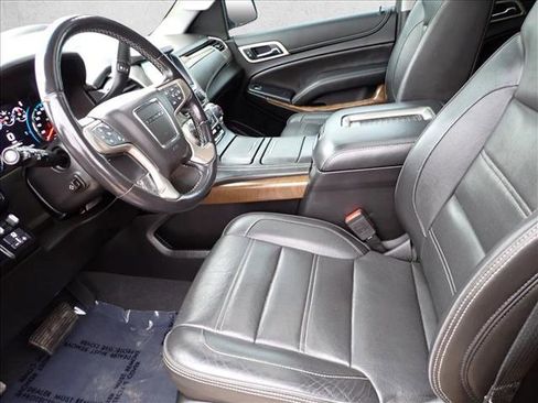 Used 2019 GMC Yukon XL Denali image 14