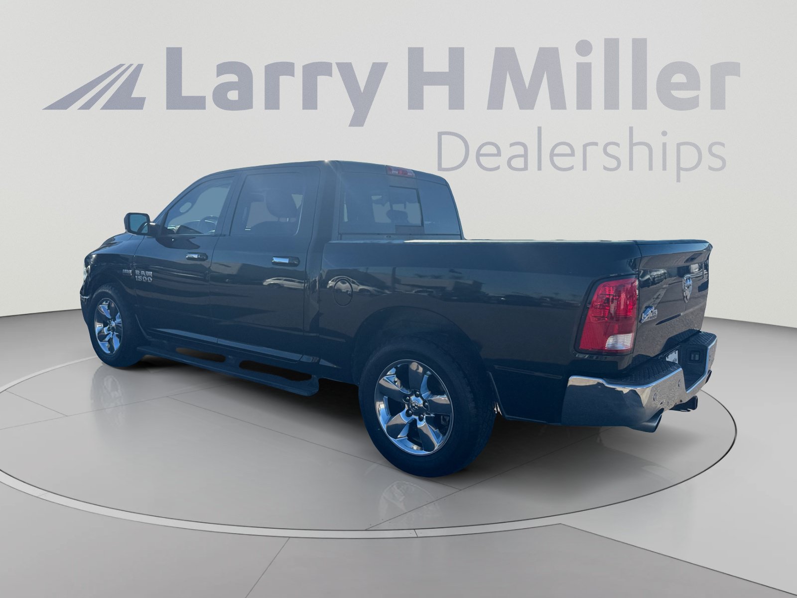 Used 2017 RAM 1500 Big Horn RWD image 3