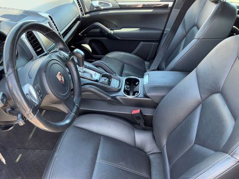 Used 2011 Porsche Cayenne AWD/4WD image 17