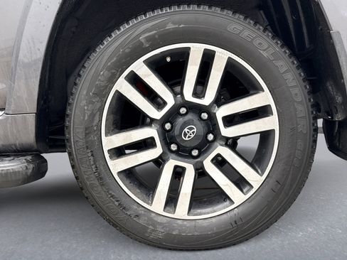 Used 2016 Toyota 4Runner Limited image 13