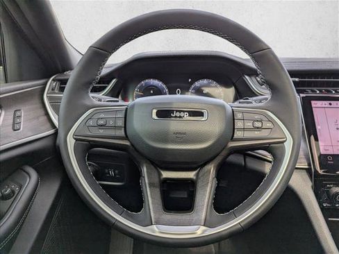 New 2025 Jeep Grand Cherokee Limited image 15