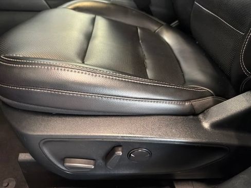 Used 2020 Ford Escape SEL FWD image 11