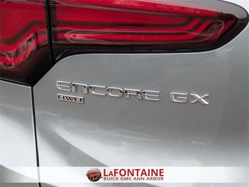 Used 2025 Buick Encore GX Sport Touring w/ Experience Buick Package image 10