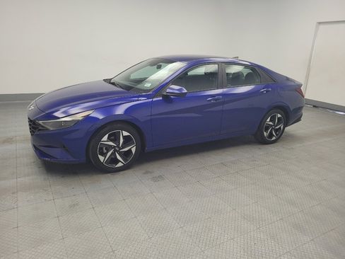 Used 2023 Hyundai Elantra SEL w/ Convenience Package image 2