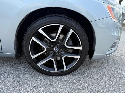 Used 2018 Volvo V60 T5 Dynamic FWD image 11