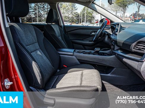 Used 2025 Nissan Rogue SV image 23