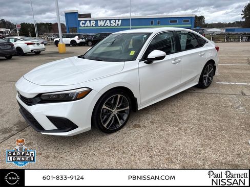 Used 2024 Honda Civic Touring image 2