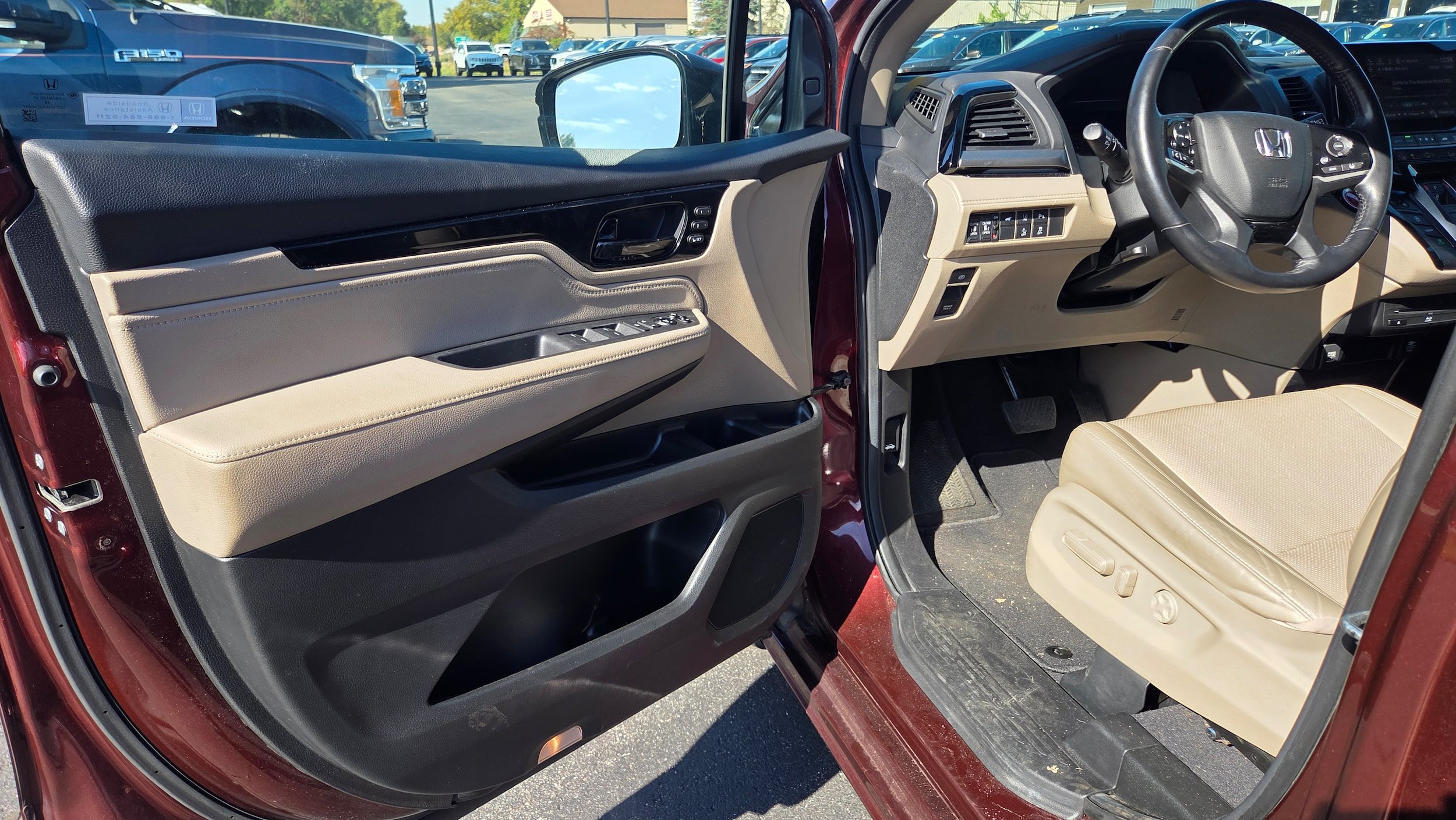 Used 2020 Honda Odyssey Elite image 4