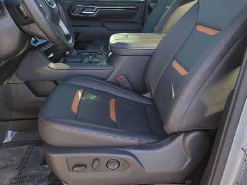 Used 2025 GMC Sierra 3500 AT4 w/ AT4 Premium Plus Package image 6