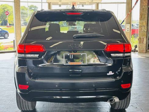 Used 2021 Jeep Grand Cherokee Laredo X AWD/4WD image 11