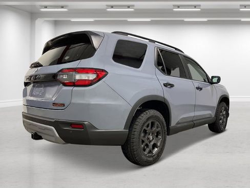 New 2025 Honda Pilot TrailSport image 10