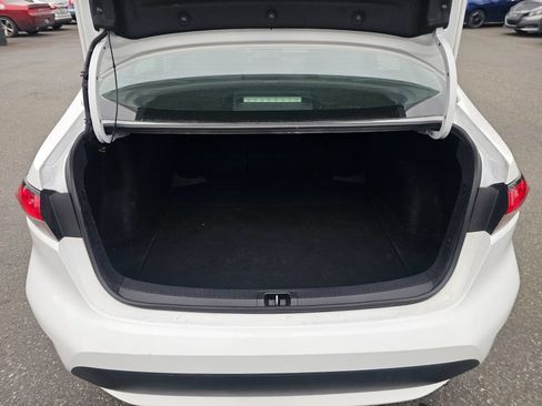 Used 2022 Toyota Corolla LE FWD image 18