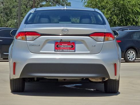 Certified 2025 Toyota Corolla LE FWD image 4