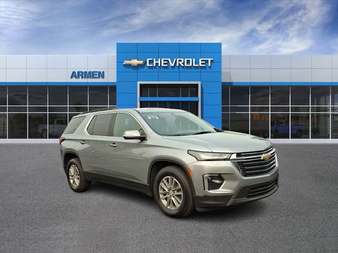 Certified 2023 Chevrolet Traverse LT w/ Rear Camera Mirror Package AWD/4WD image 4