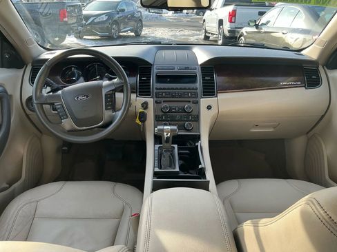 Used 2010 Ford Taurus SEL image 18