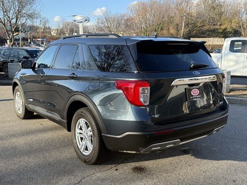 Used 2022 Ford Explorer XLT w/ Equipment Group 202A image 7