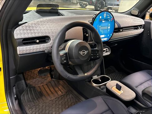 Used 2025 MINI Cooper S FWD image 16