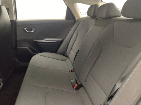 Used 2025 Kia K4 FWD image 18