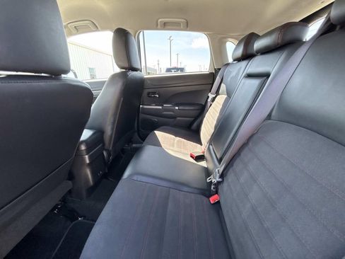 Used 2024 Mitsubishi Outlander Sport SE image 12